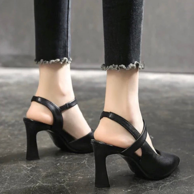 Scarpin de Couro - Salto Bloco Confortável (Promoção Mês do Consumidor)